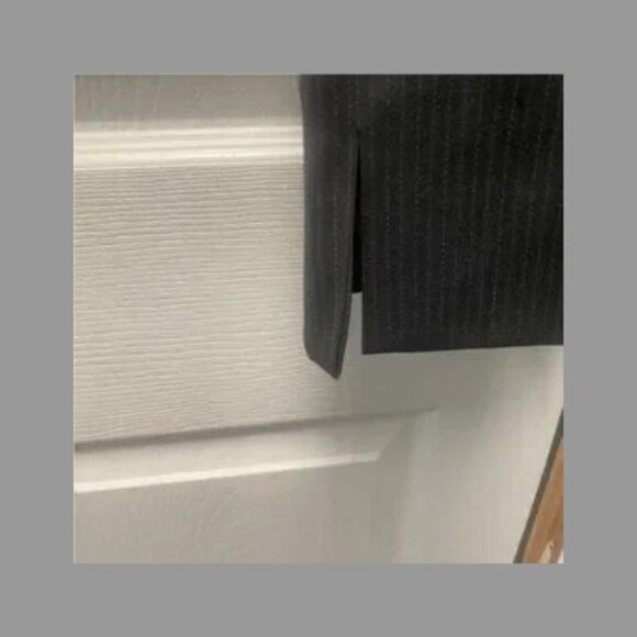 NWOT - VTG - BCBG MAXAZRIA Black Pinstripe Pant Suit - Sz Jacket (L); Pants (10) - Picture 5 of 5